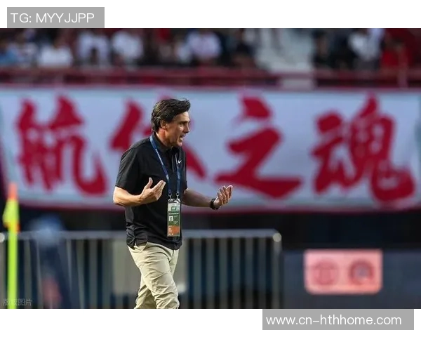 布克赞马卢阿奇表现出色积极拼搏与身体对抗令人印象深刻 布克赞马卢阿奇表现出色积极拼搏与身体对抗令人印象深刻