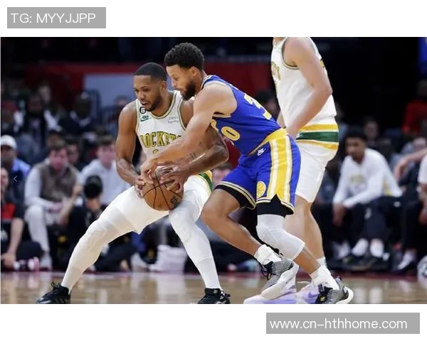 迪林厄姆谈季前赛目标强调降低失误提升助攻率及命中率 迪林厄姆谈季前赛目标强调降低失误提升助攻率及命中率