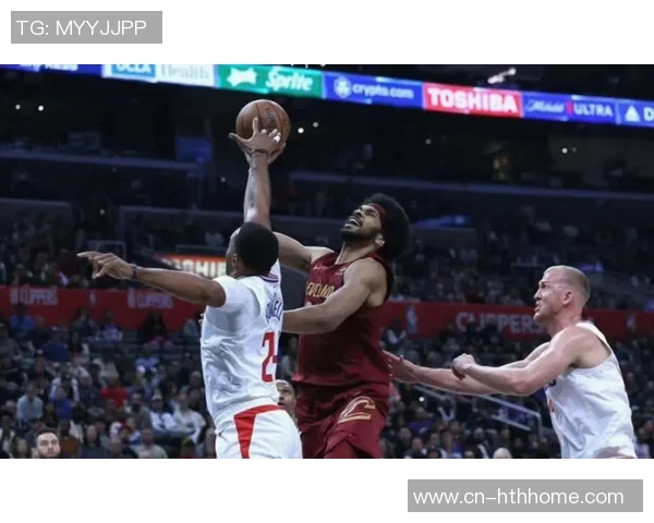 哈登全场表现亮眼贡献20分6板13助3断但7次失误影响球队节奏 哈登全场表现亮眼贡献20分6板13助3断但7次失误影响球队节奏