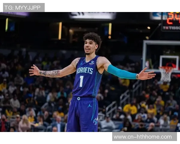 拉梅洛鲍尔因不文明手势被罚款三万五千美元引发热议