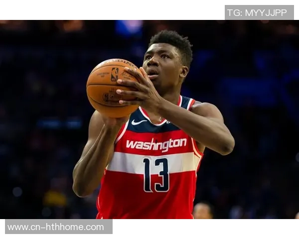 托马斯布莱恩特绝杀被帽愤怒推开摄像头引发热议