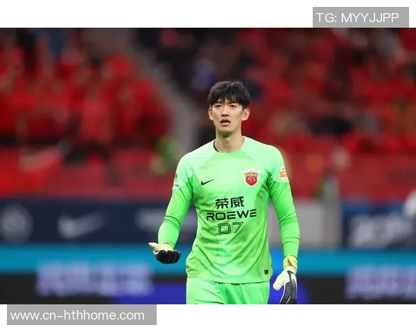 颜骏凌迎来职业生涯新里程碑上海海港门将出战500场赛事纪念夜 颜骏凌迎来职业生涯新里程碑上海海港门将出战500场赛事纪念夜