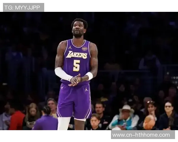 艾顿在巴哈马机场因持有少量大麻被短暂拘留后已获释